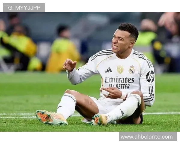 足球明星背后的恐惧与压力揭秘：他们在赛场外最害怕的那些事